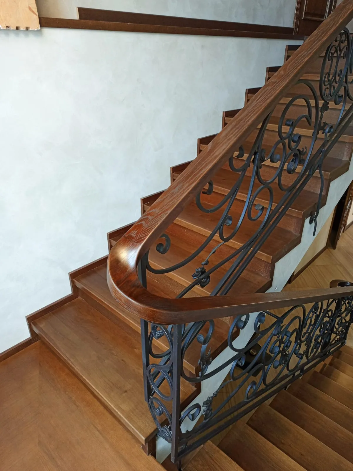 Г-образная лестница